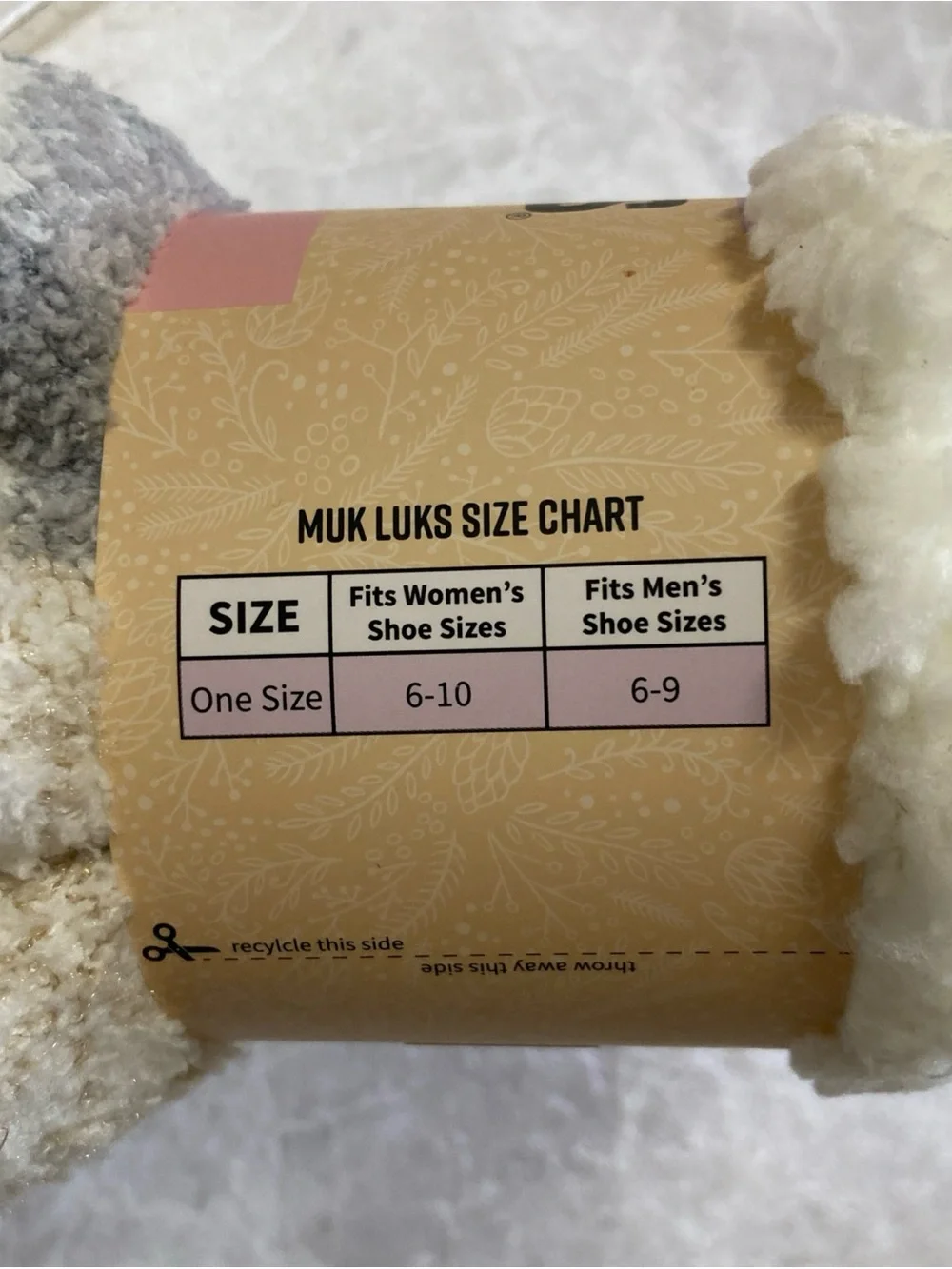 Muk Luks Women's Short Cabin Socks One Size Two Pair New with Tags